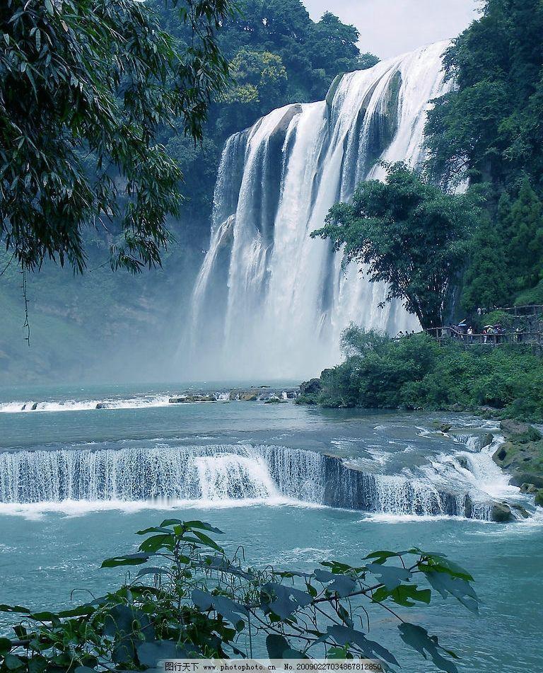 数字斋戒：找回心跳

凌晨三点，第无数次解锁手机。屏幕冷光映着空洞的眼——这是我