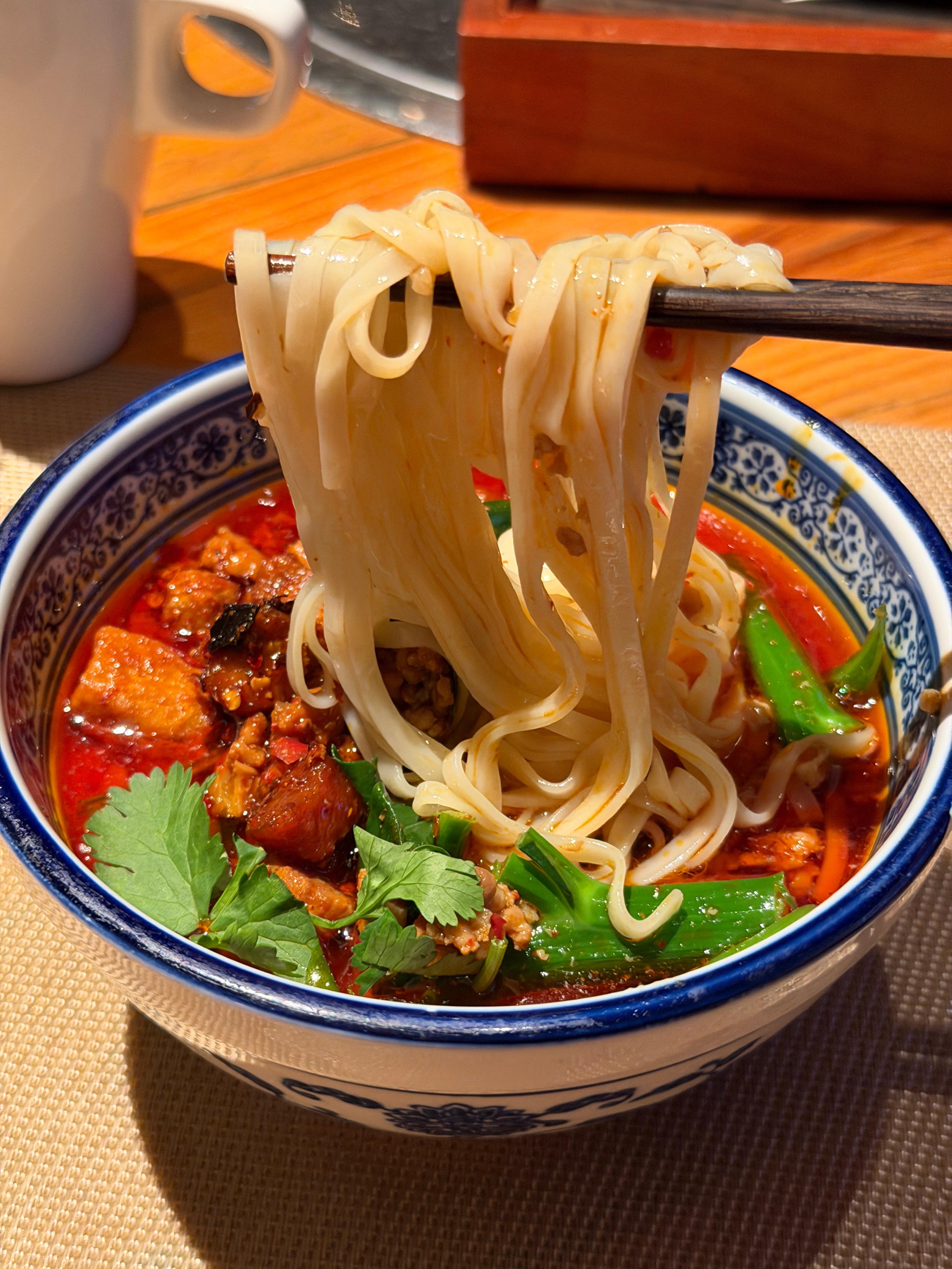 开会来不及了 今天酒店吃一口米线吧明天再去觅食 昆明·南滇池国家湿地公园