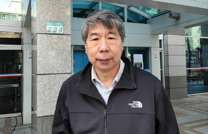 简直神操作！
张亚中被郑丽文说服，
怒批赖清德！



立法机构公听会，
他指着