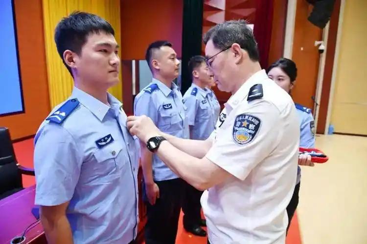 五级辅警和六级辅警存在本质差异，主要体现于层级定位、晋升难度、薪酬待遇和学历起点