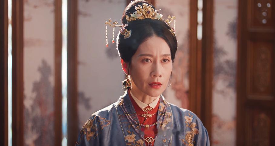 《花开锦绣》俞夫人一句话撕开真相！原来，范氏深夜敲门不是讨好，是交投名状
夜深了