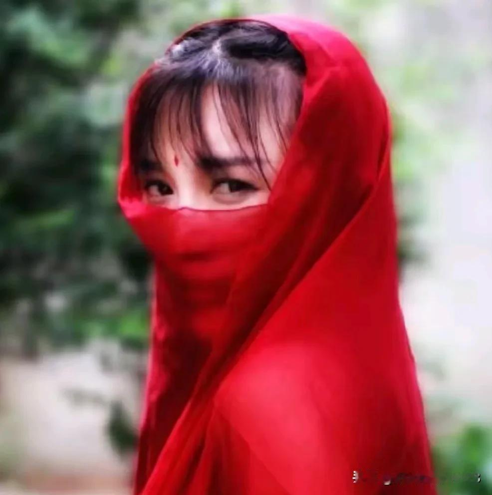 李子柒为什么消失得这么彻底?
李子柒想明白了，资本没想明白。
李子柒想明白的是，