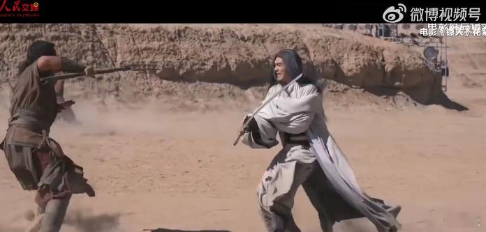 于适说竖是个很佛的人 《镖人》里竖这个角色真的被于适演活了，细节处理得特别好，每