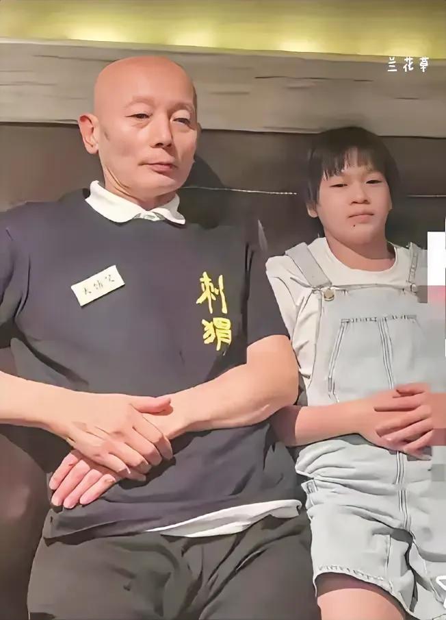 婵宝的“葛优躺”还蛮像样的。
十年来一直在努力奔跑，稍微歇下休息会儿，也是对自己