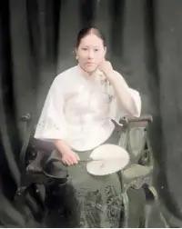 1935年，一名女子走到孙传芳背后，突然掏出手枪，朝着孙传芳连开3枪。第一枪子弹