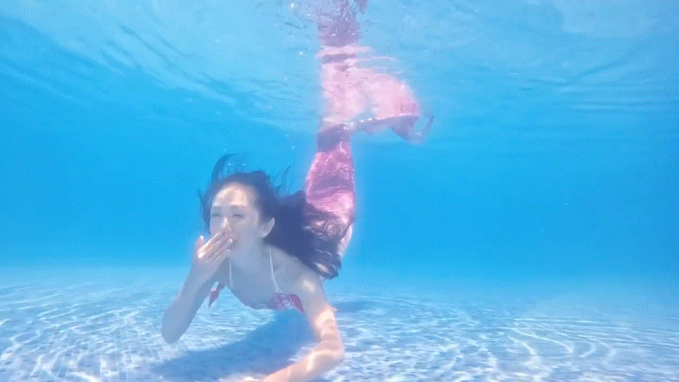 谢娜的身材，
引发热议！
她是艺人之前还是三个女儿的妈妈，看了之后又焦虑了！[泪