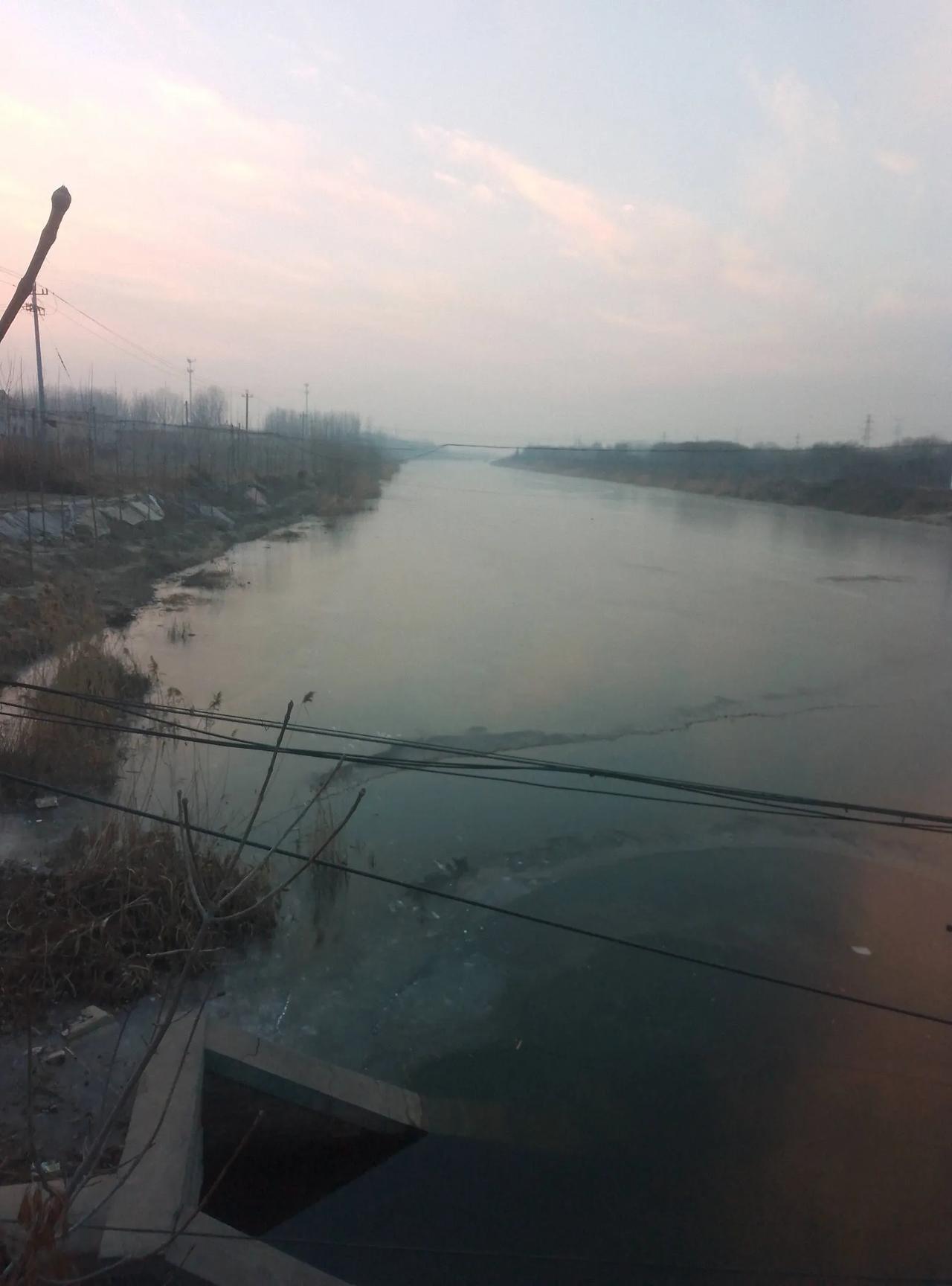 出轨的代价，丢人又丢家！
村里有一个三十多岁的少妇，
不甘于寂寞，为了寻求刺激，