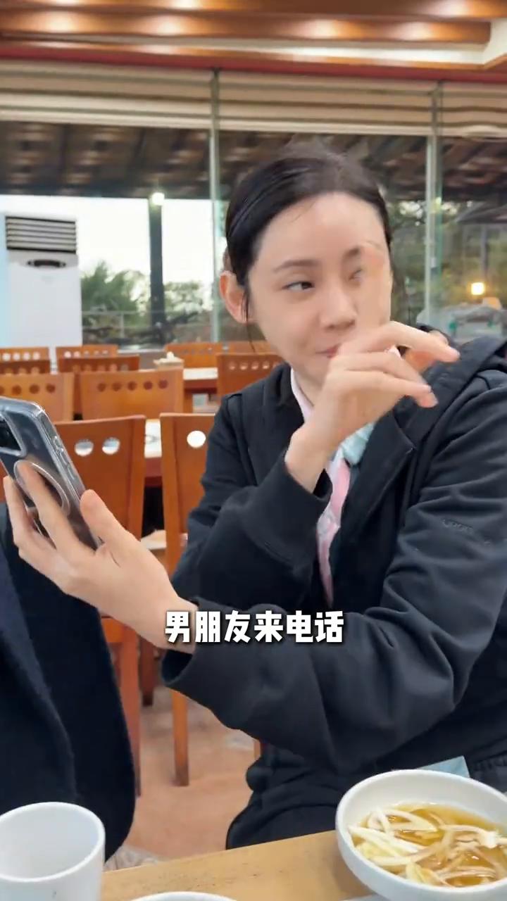 姐姐以前的理想型。
第一个是必须个子高，然后晓光爆灯。太好了，丹东男人，很爷们。