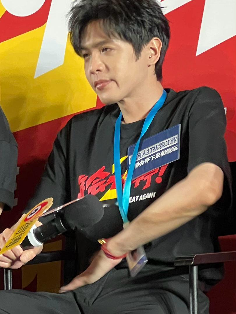 张若昀离开我谁来给你添堵《年会不能停2！》首映礼收获超多惊喜，张若昀化身魔丸在线