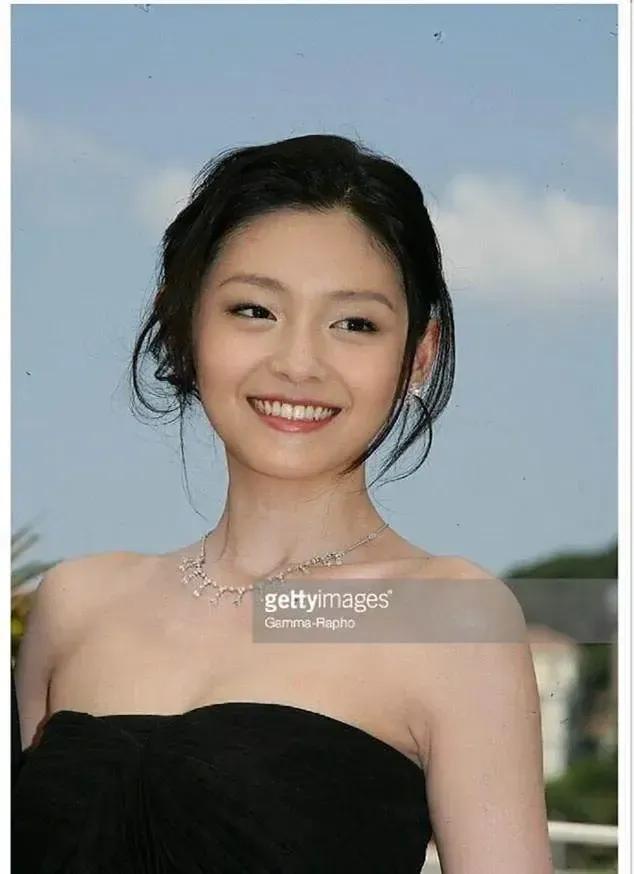 有网友说大S比汪小菲的新人长得好看气质也更好。这么说吧，如果马筱梅按她童年照片那