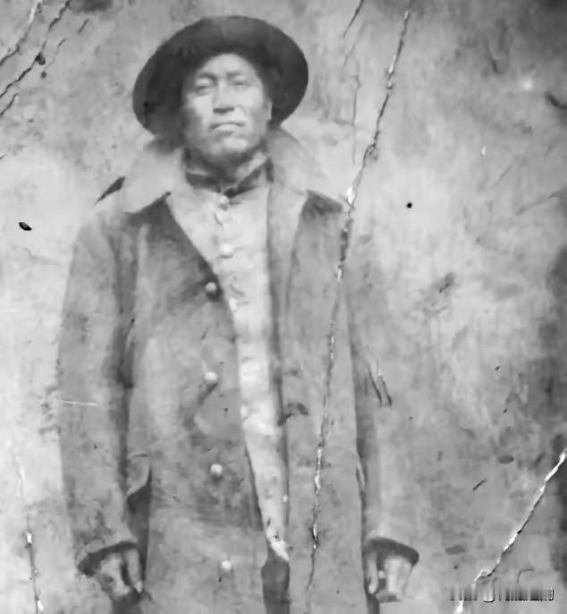 1933年9月，东北义勇军32路军司令吴青霖与日军血战3天3夜，弹尽粮绝受伤被俘