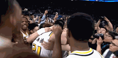 广厦男篮队史首冠 ​​​ 队史首个冠军🏆！胡金秋、孙铭徽、朱俊龙喜极而泣！胡金