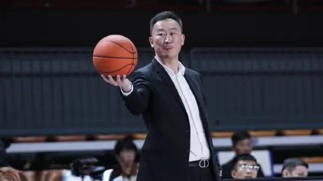 青岛日报消息实锤：少帅刘维伟和青岛男篮成功续约！新赛季继续执掌教鞭！这位42岁的