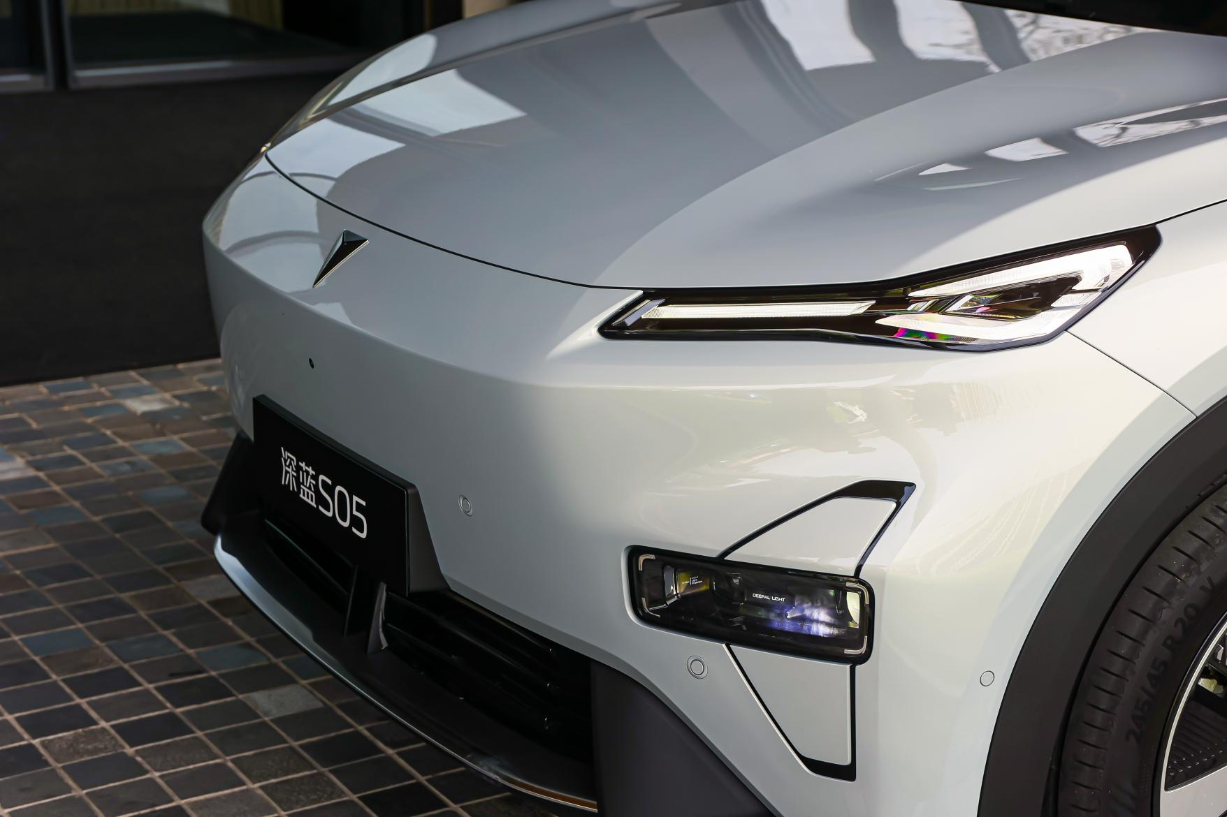 远远超越15万价值的SUV  深蓝S05全系标配行泊一体智驾、同级首搭HUAWE