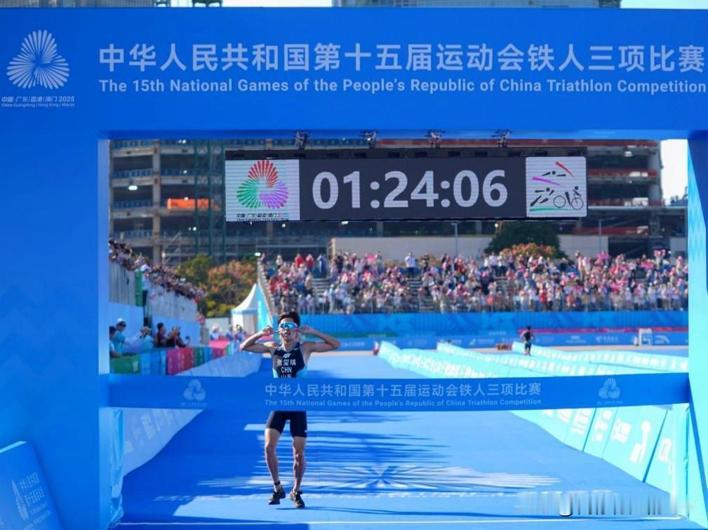 铁人三项，马拉松，马拉松游泳～都是约2小时的剧烈运动，大家评评哪个最艰苦!

铁