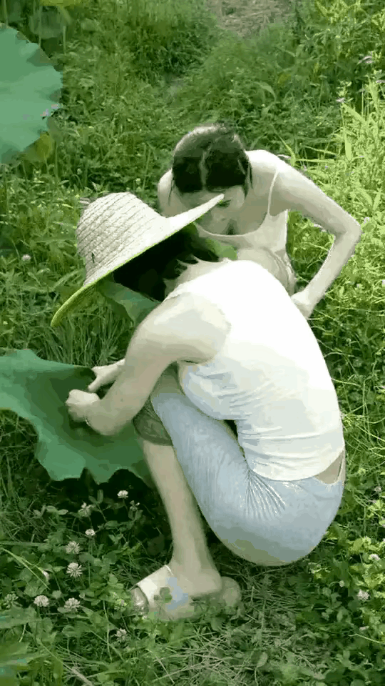 自制防晒面罩，这女的真有才，就地取材。