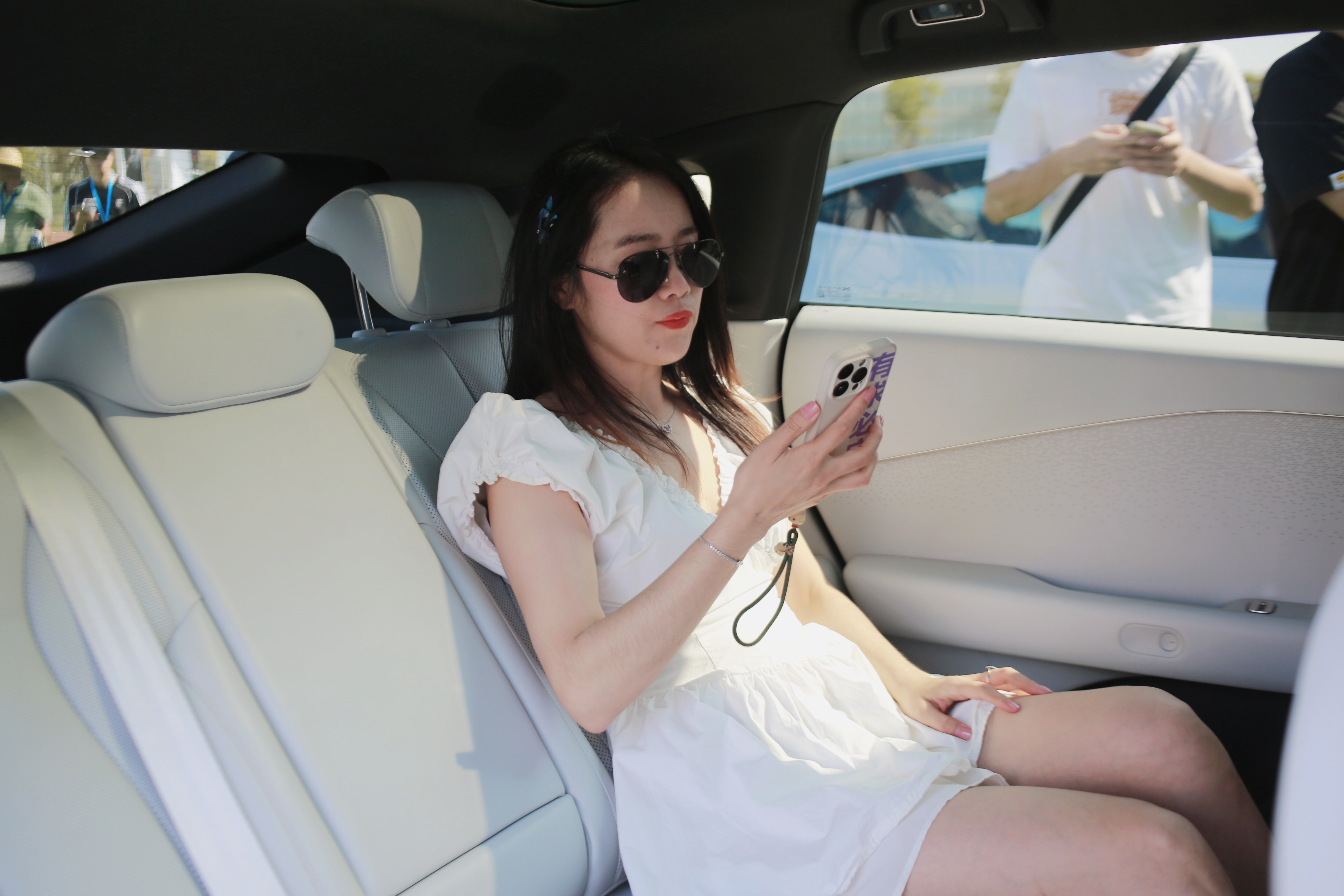 手机为什么要内置风扇我也想知道手机为什么内置风扇🤣，难道让手机变成手机笔记本电