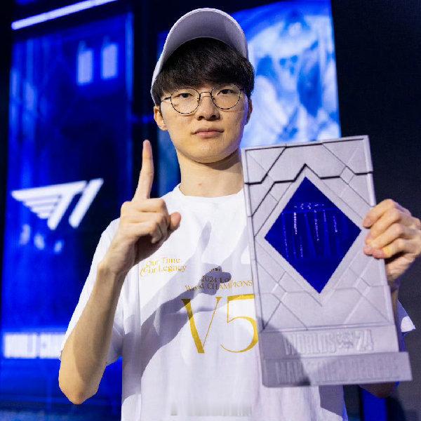 以前有个说法faker s7退役就无敌了，现在想想好像不是这几年不打的话，只有三