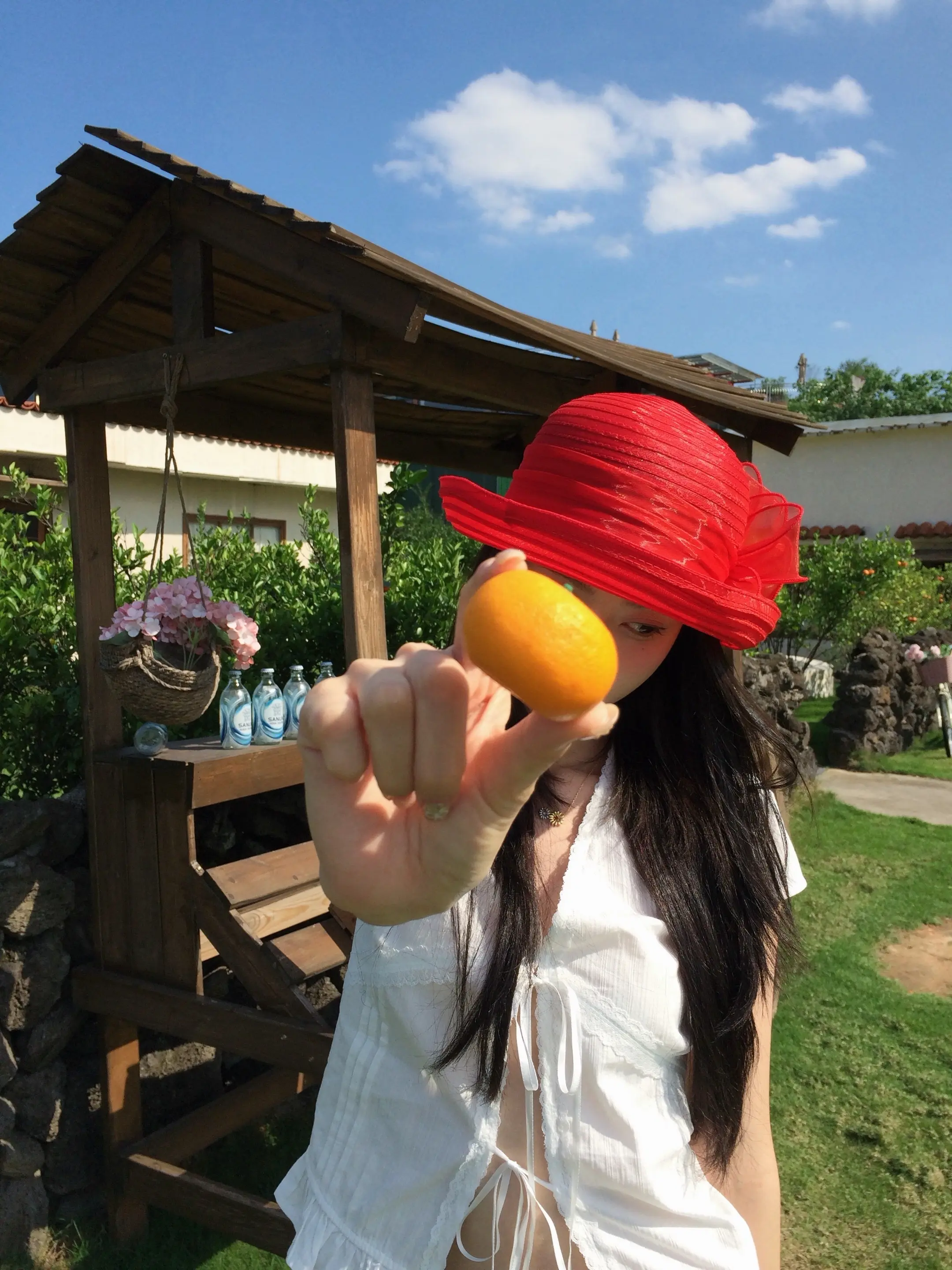 可爱的让人脸红的漂亮女人