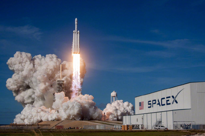 5月13日，SpaceX称，星舰第十二次飞行测试将首次启用下一代星舰与“超重型”