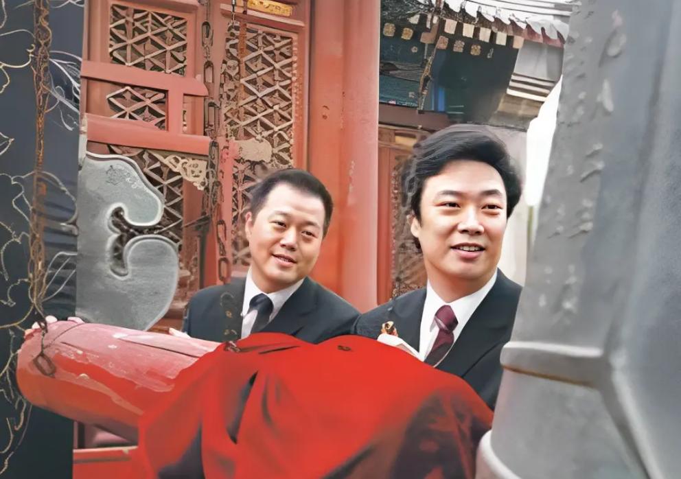 费玉清69岁，无儿无女却攒下了20亿家产，亲姐姐费贞绫欠了4000万外债，跑来跟