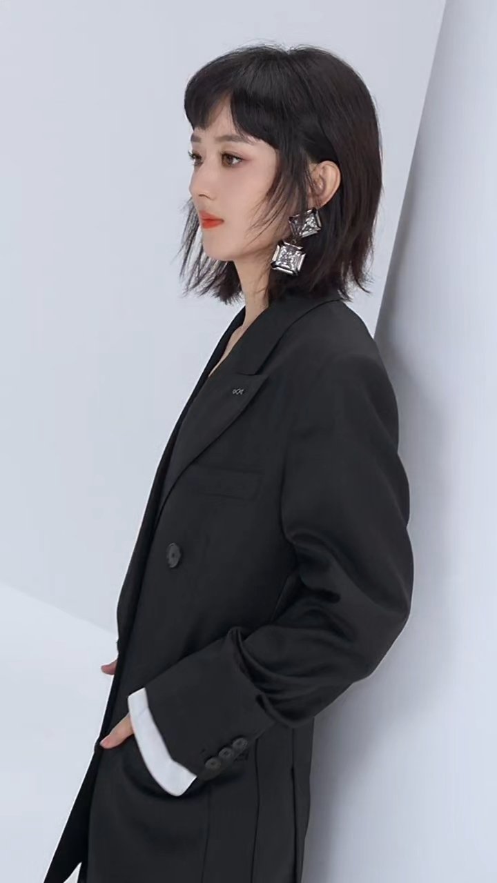 赵丽颖✖️纪梵希全新彩妆大片。 