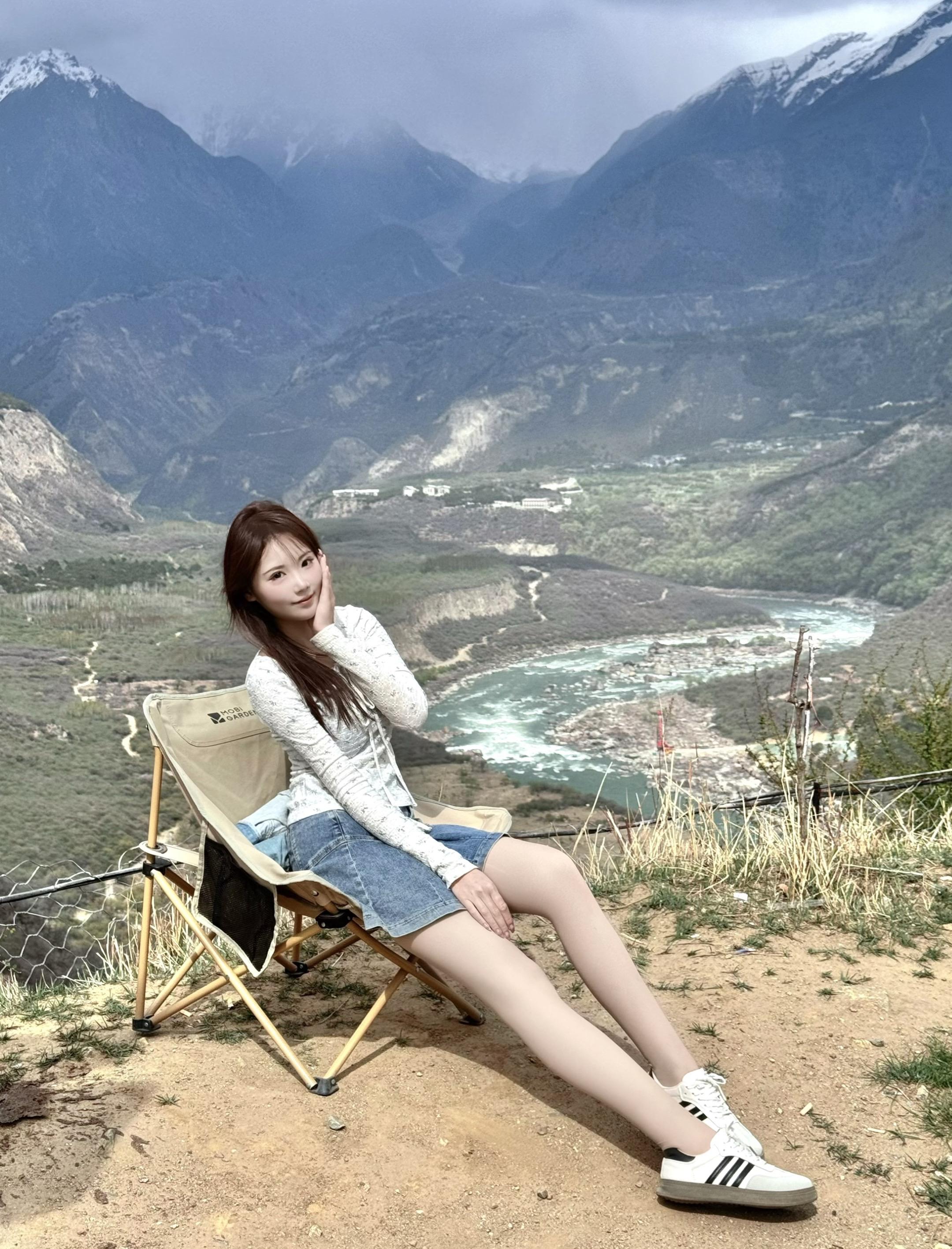 抬头是南迦巴瓦峰🏔️俯瞰是雅鲁藏布江。