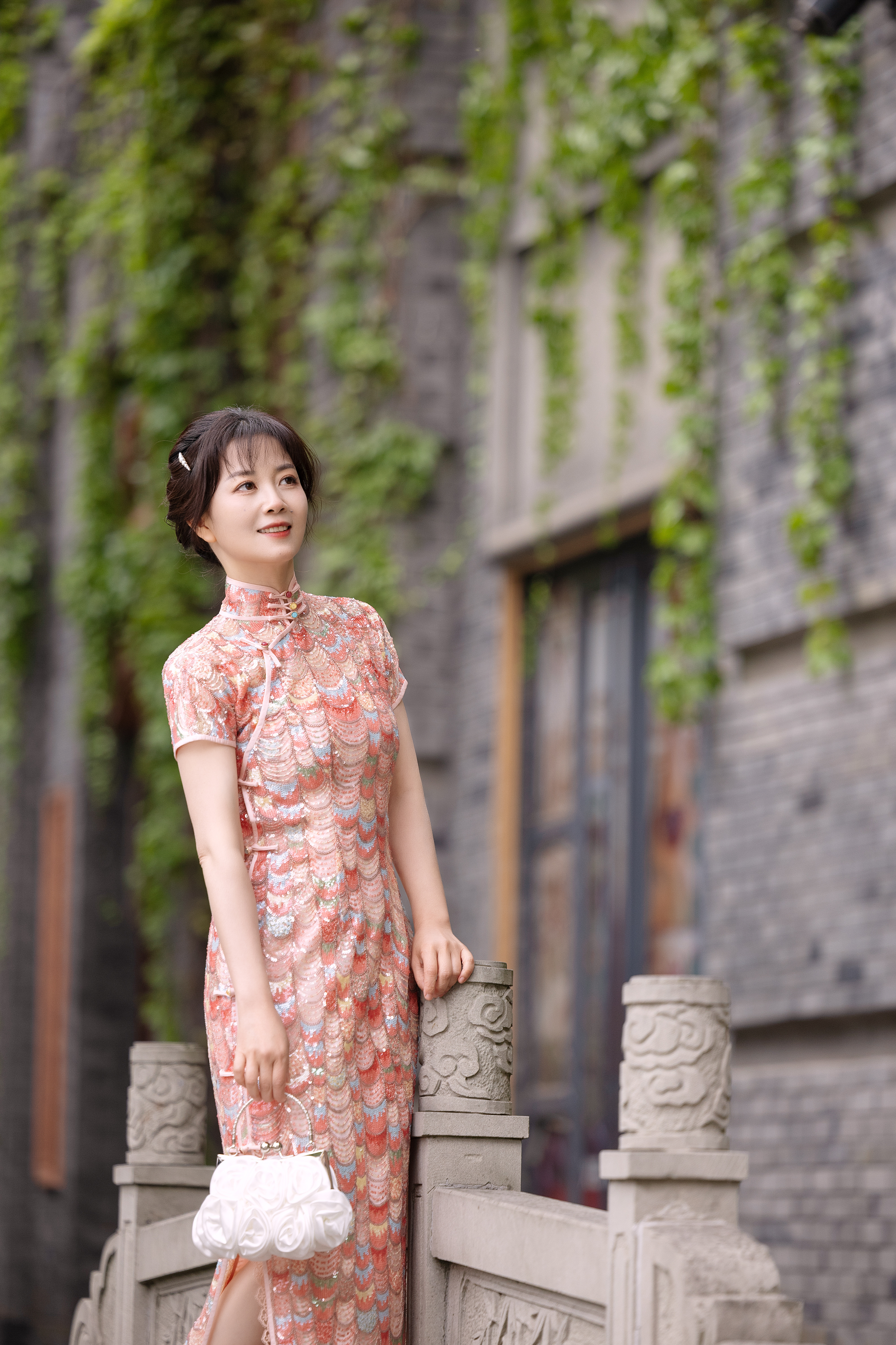 瞳人剪水腰如束，一幅乌纱裹寒玉。好久没做过的两件面料拥有了美图～ 