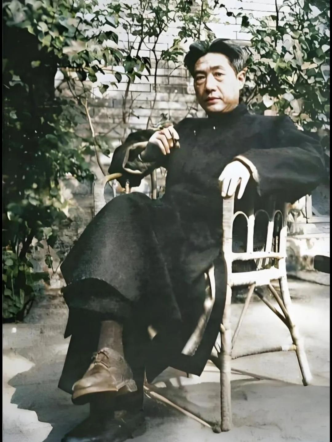 徐悲鸿生命的最后一天，从一场会议开始。  1953 年 9 月 23 ...