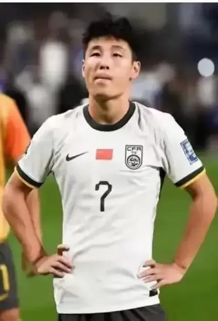 #如何用四个字评价中国足球#只需一步策略，即可重塑国足辉煌：
1）暂时撤销国足队