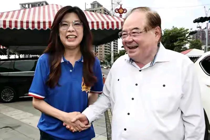 希望在郑丽文主席的带领下，纠正岛内民众的错误历史观，回到九二共识，找回做中国人的