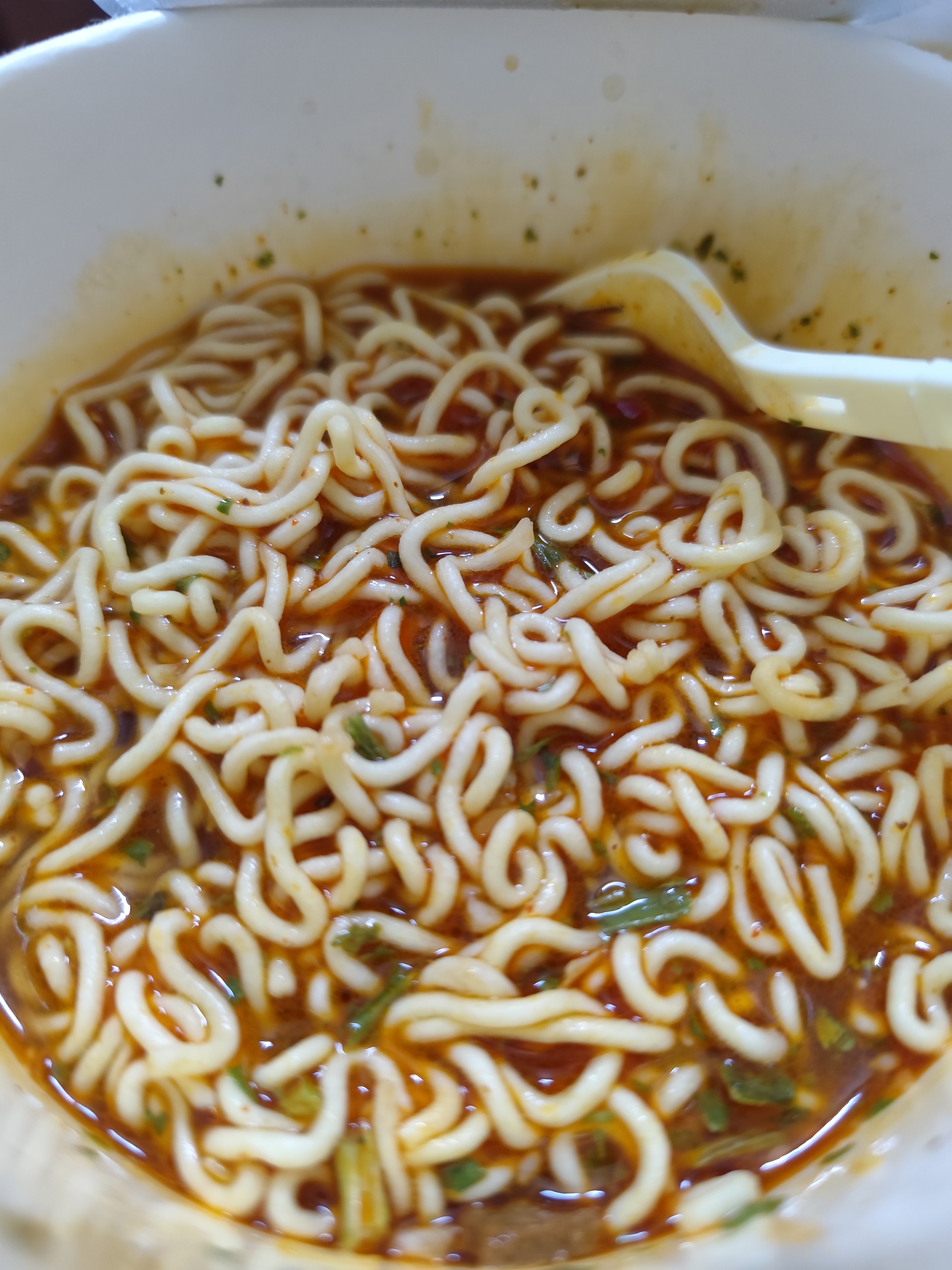 最终还是没能抵挡住美食的诱惑