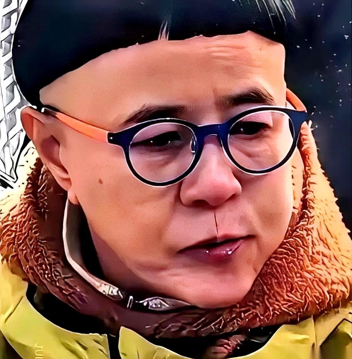 金龟子退休金8900，跨省剪头值不值？
就在前天，58岁的“金龟子”刘纯燕在直播