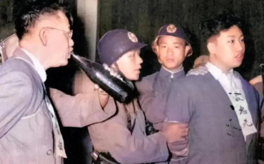 1950年7月17日，他双臂被反绑，由行刑宪兵灌下断头酒，他身姿挺拔，斯文干净，