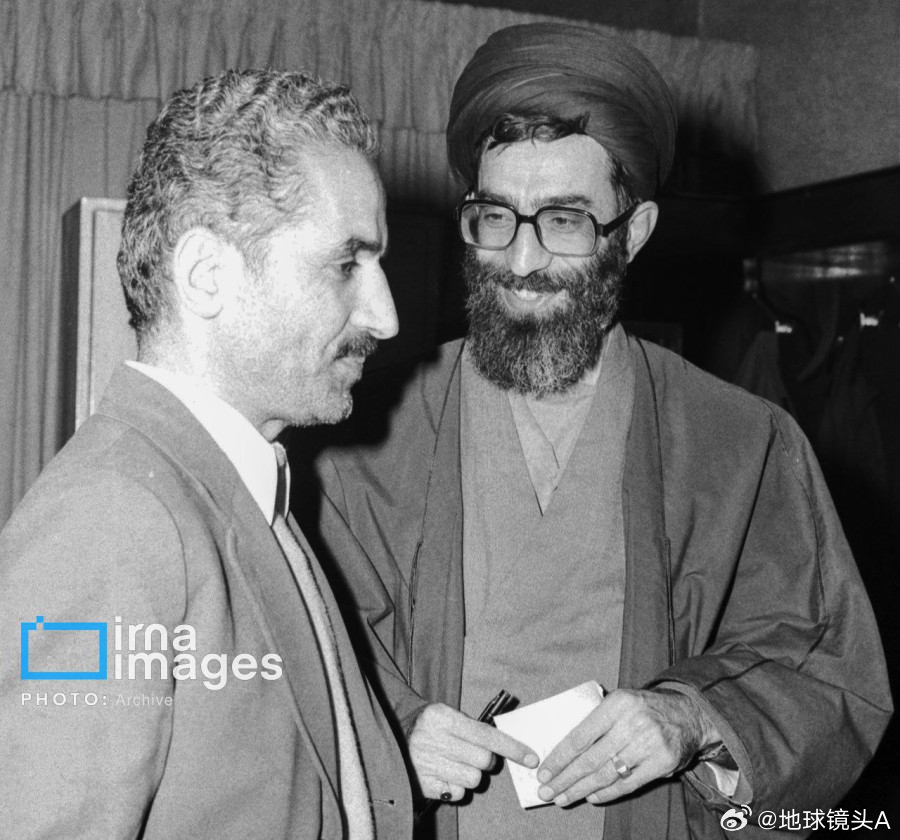 伊朗导弹摧毁阿联酋萨德系统 伊朗伊斯兰革命初期的哈梅内伊。这时候的他，作为一名战