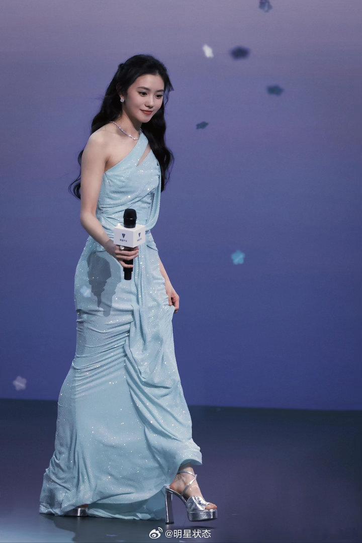 刘浩存某汽车活动生图 