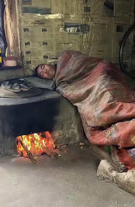 一人吃饱，全家不饿，
冬暖夏凉，四季如春
无拘无束，没有烦恼。

不知道有多少男
