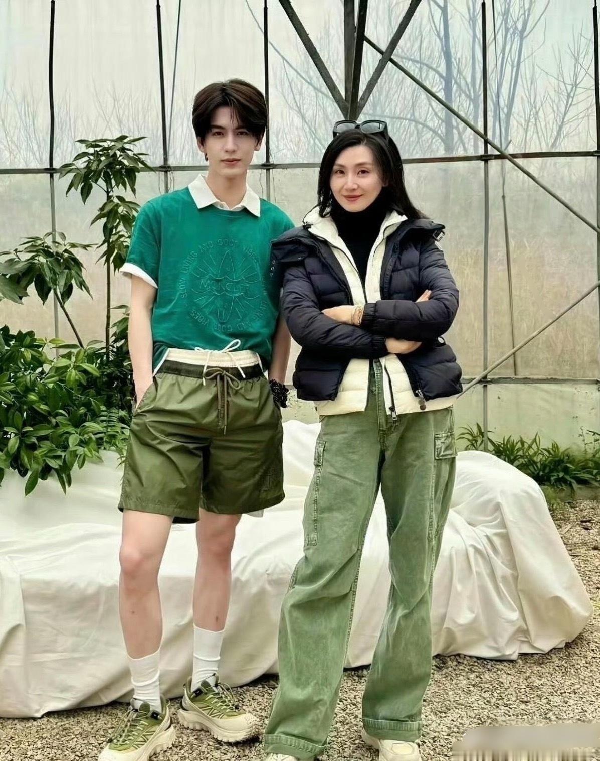 张凌赫原来是遗传妈妈的漂亮基因啊