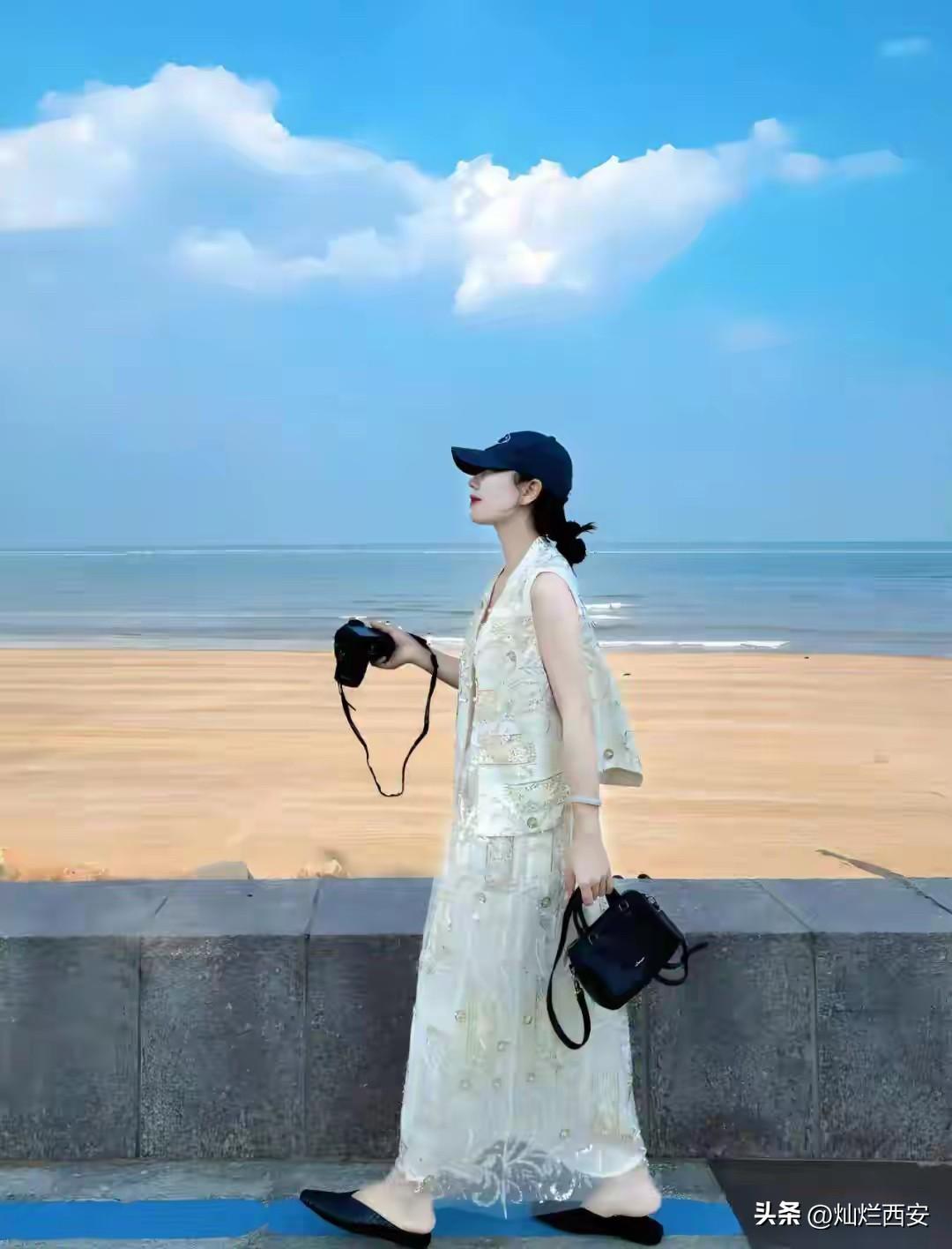 什么是幸福？

一个高赞的回答：
幸福，
不是富人的专利，
也不是穷人的梦，
而