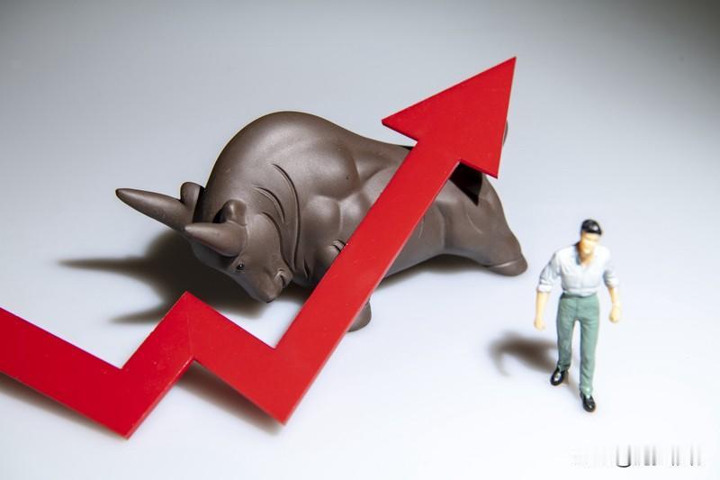 量化拉升大金融，市场热点流动性短时承压，那大盘这个地方空头衰竭有转多的苗头，继续