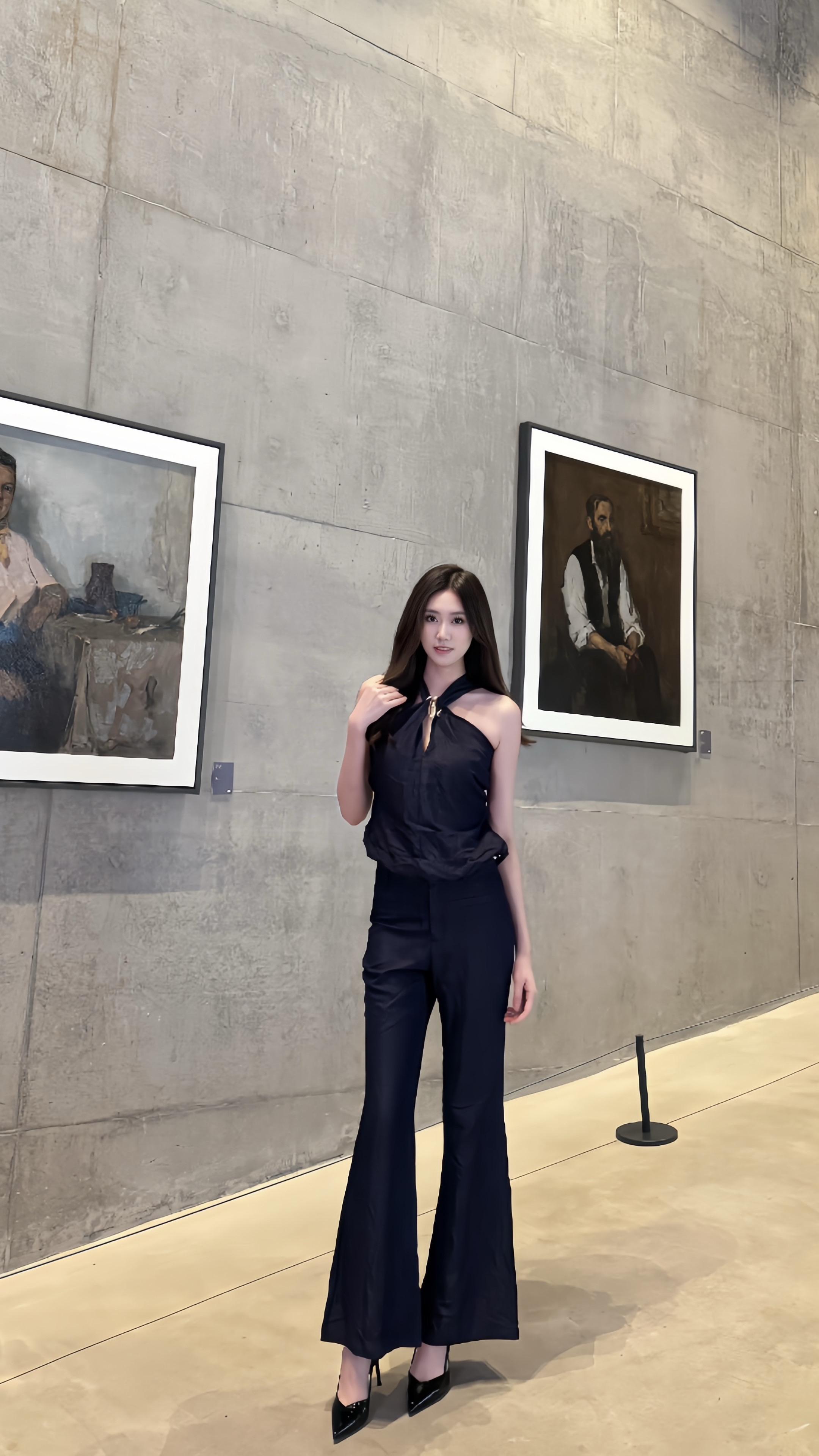 你的美好 独特 坚强 勇敢 从来不需要任何人来衬托