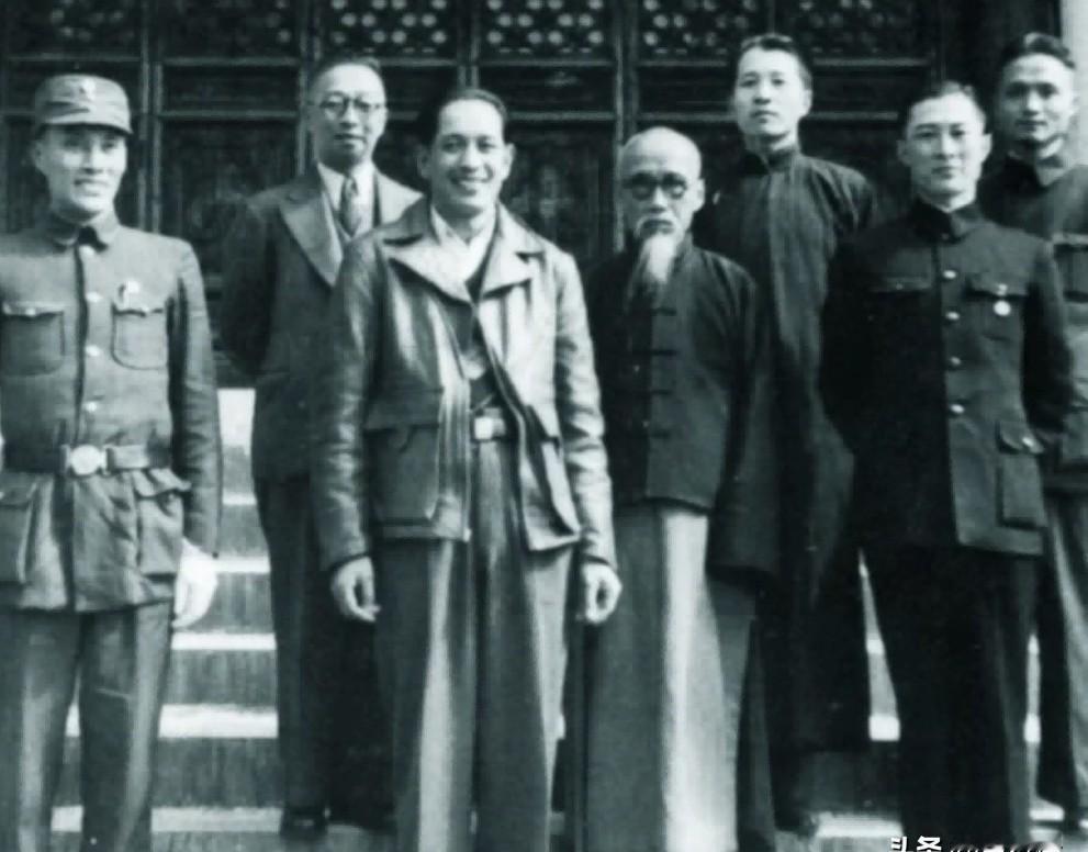 1946年6月，孙元良调任重庆警备司令，他整日沉迷于跳舞，经常和高级妓女出入舞厅