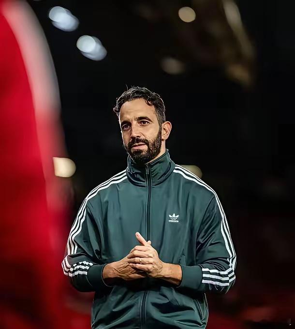 曼联1-1西汉姆联赛后总结！1，阿莫林再次证明自己是个庸才，曼联现在踢球踢的很拧