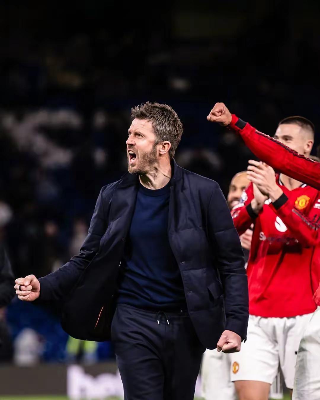 卡里克能不能转正？我可以给出明确判断，只要他能率领曼联击败利物浦实现赛季双杀，卡