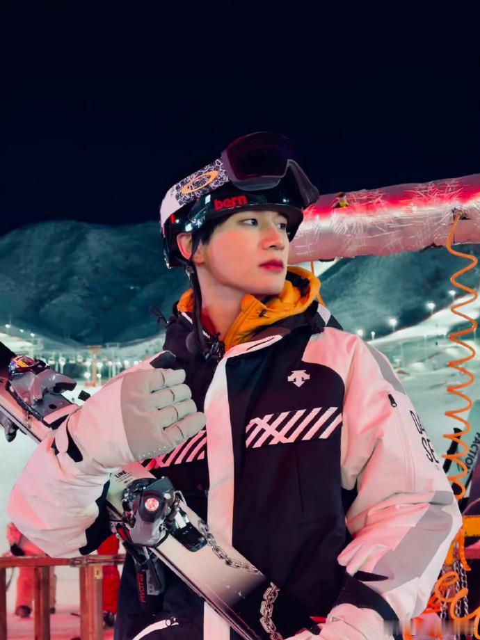 姚琛赢在了年轻 姚琛能在体力游戏中坚持到底，证明了他的身体素质真的很强 