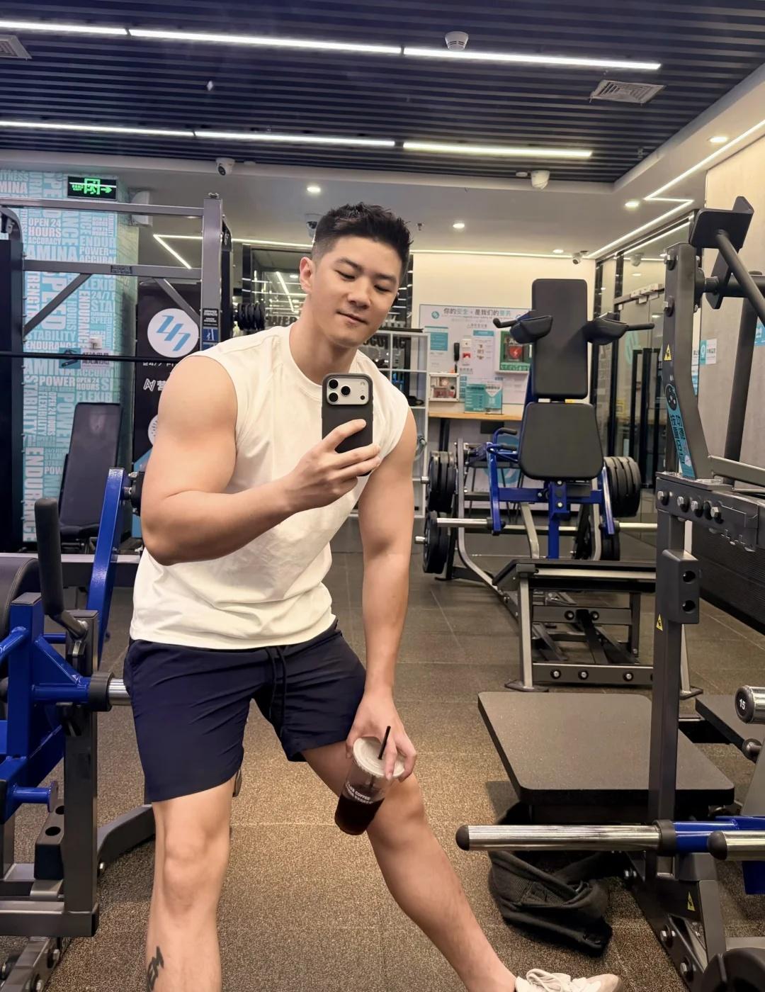 上半年要暂告段落了
见人不如健身 一年比一年更好