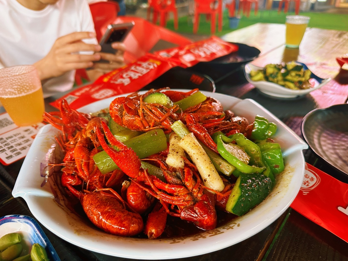啥也不说了，已炫了十盆小龙虾🦐🦞🦞🦞太好吃了😋😋😋 ​​​