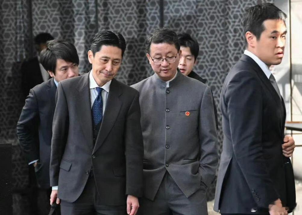 日媒声称，中方要求高市早苗撤回涉台言论，日方表态拒绝。 