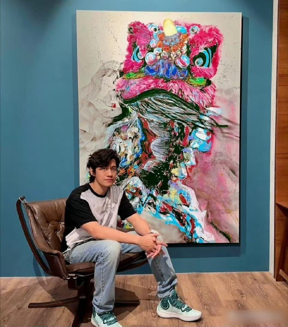 陈乔恩的老公这幅画拍了二十多万，是不是有点明星效应。 