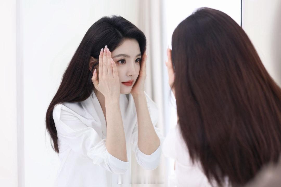 章若楠 